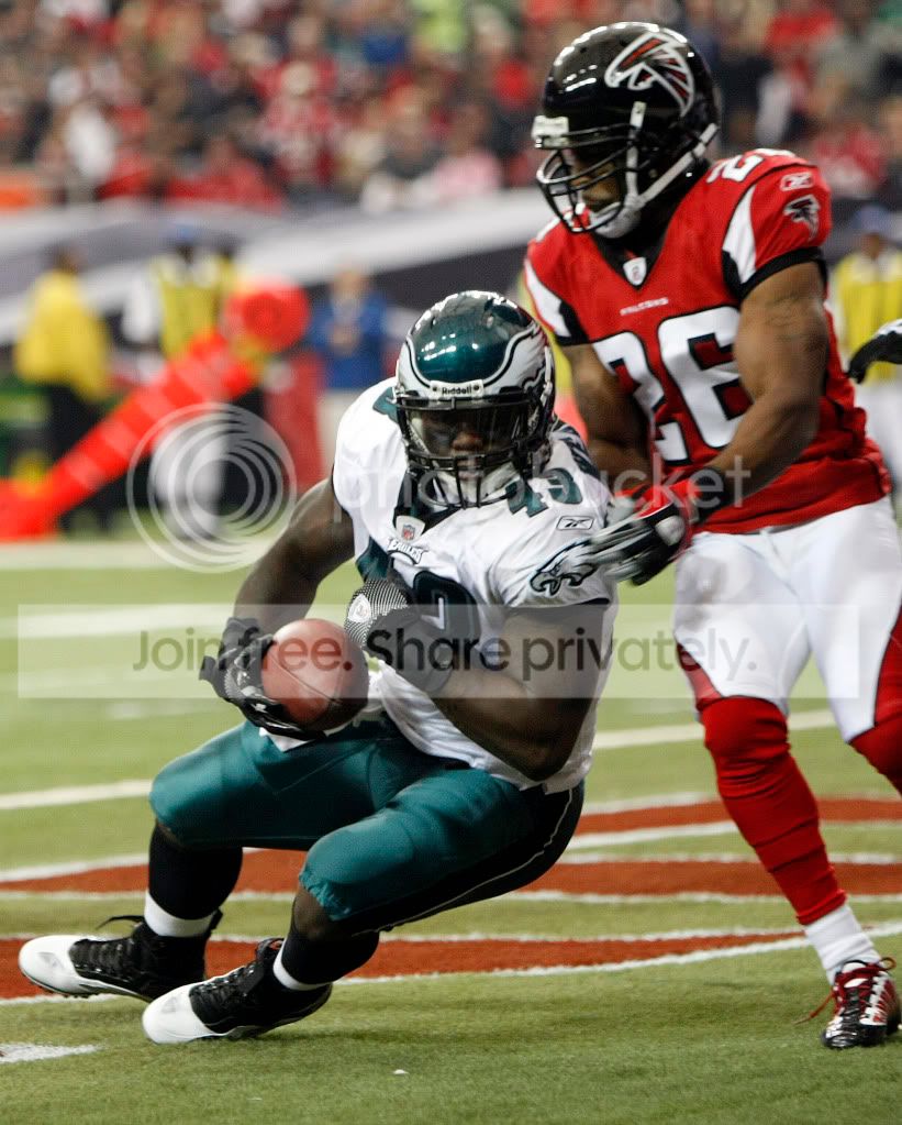 EaglesFalconsFootba_Merr10.jpg